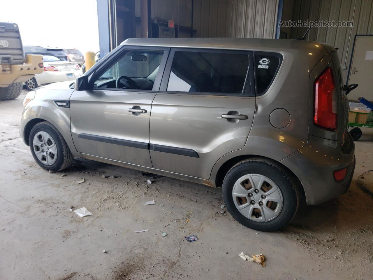 2013 Kia Soul  Silver vin: KNDJT2A52D7618015