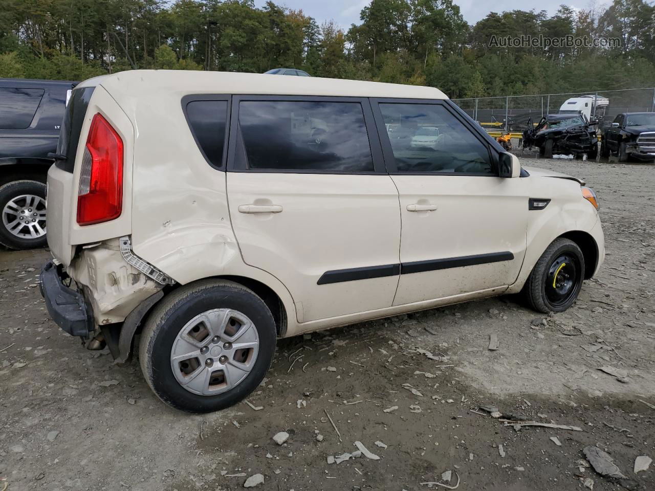 2013 Kia Soul  Cream vin: KNDJT2A52D7774166