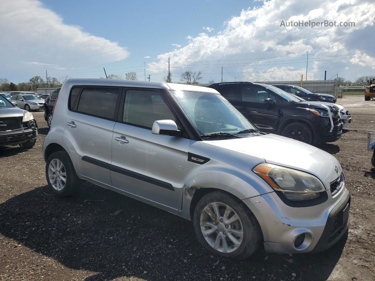 2013 Kia Soul  Silver vin: KNDJT2A52D7776290