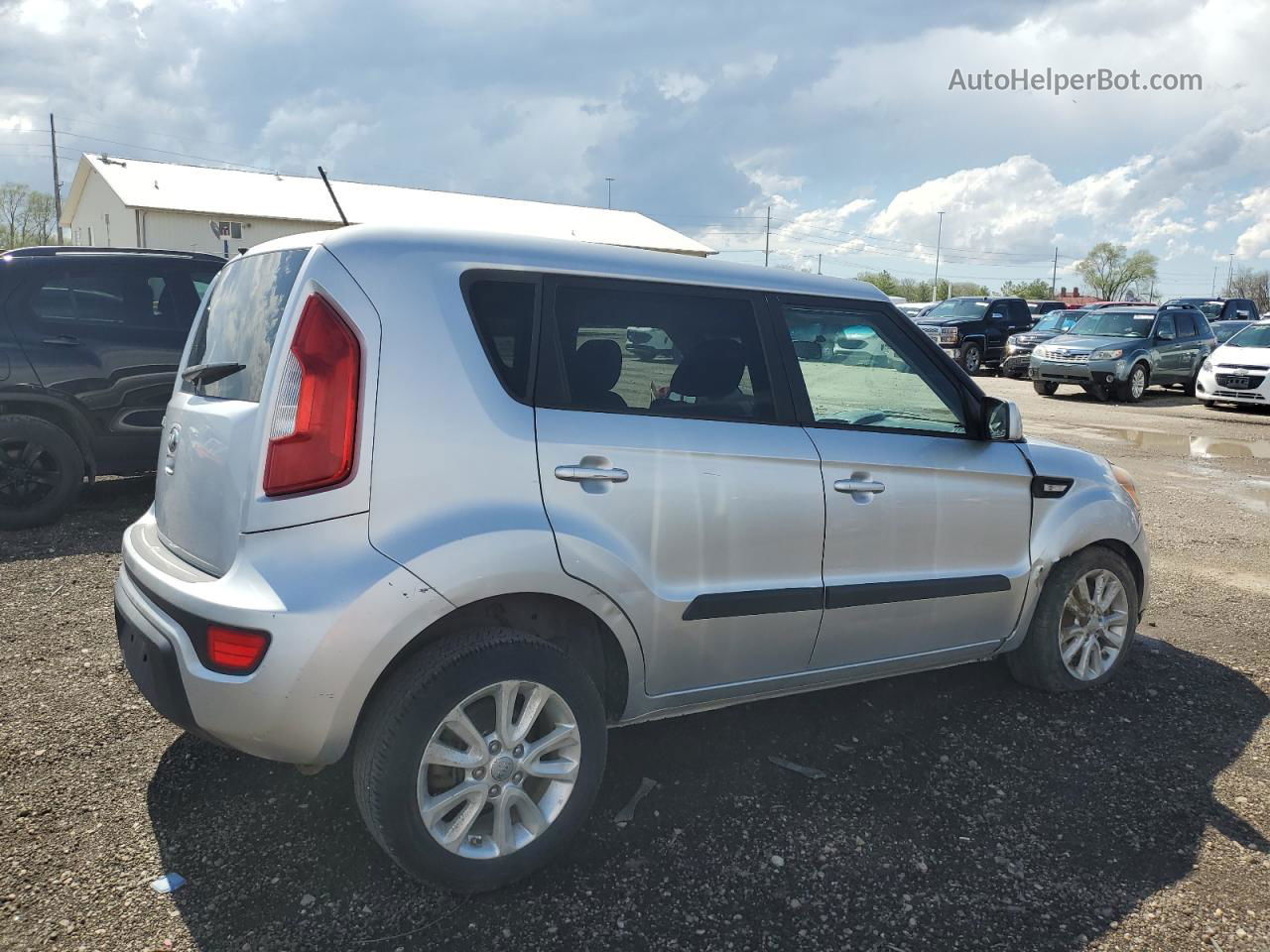 2013 Kia Soul  Silver vin: KNDJT2A52D7776290