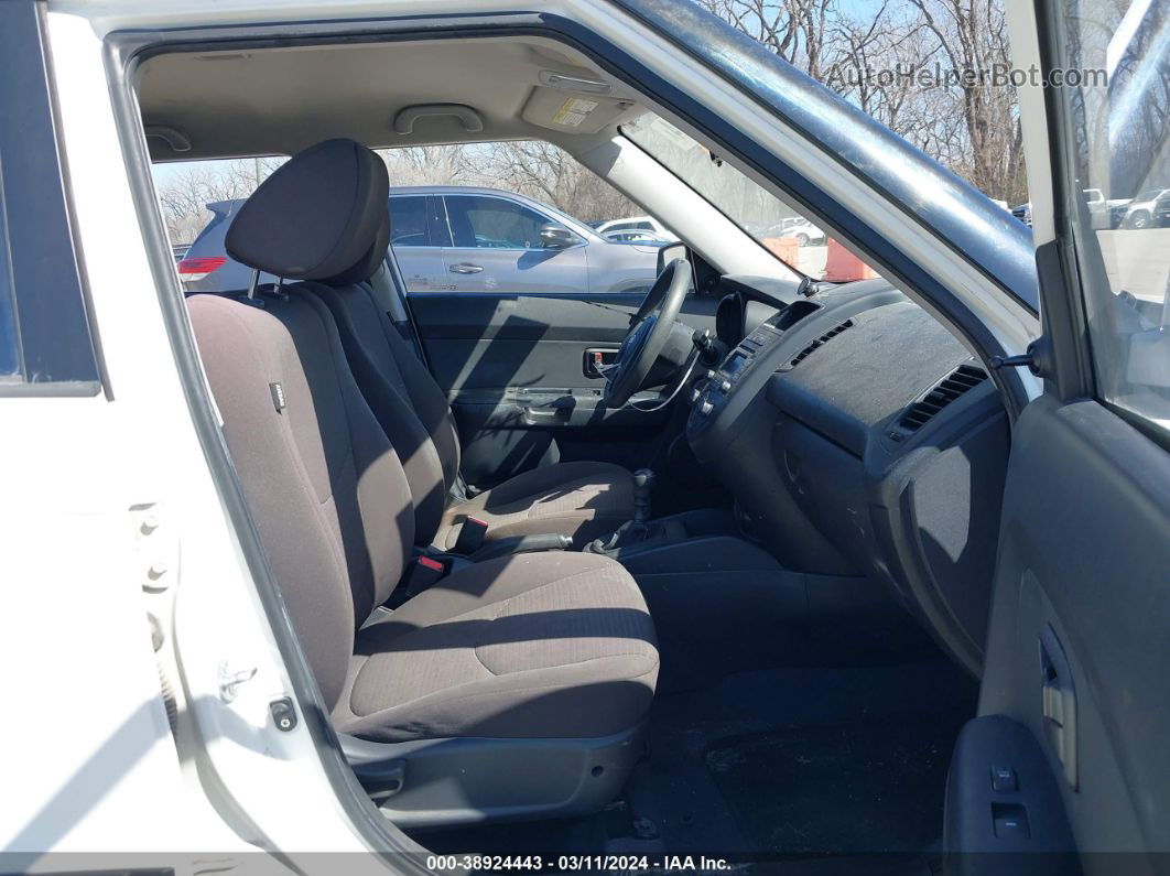 2012 Kia Soul   Белый vin: KNDJT2A53C7353121