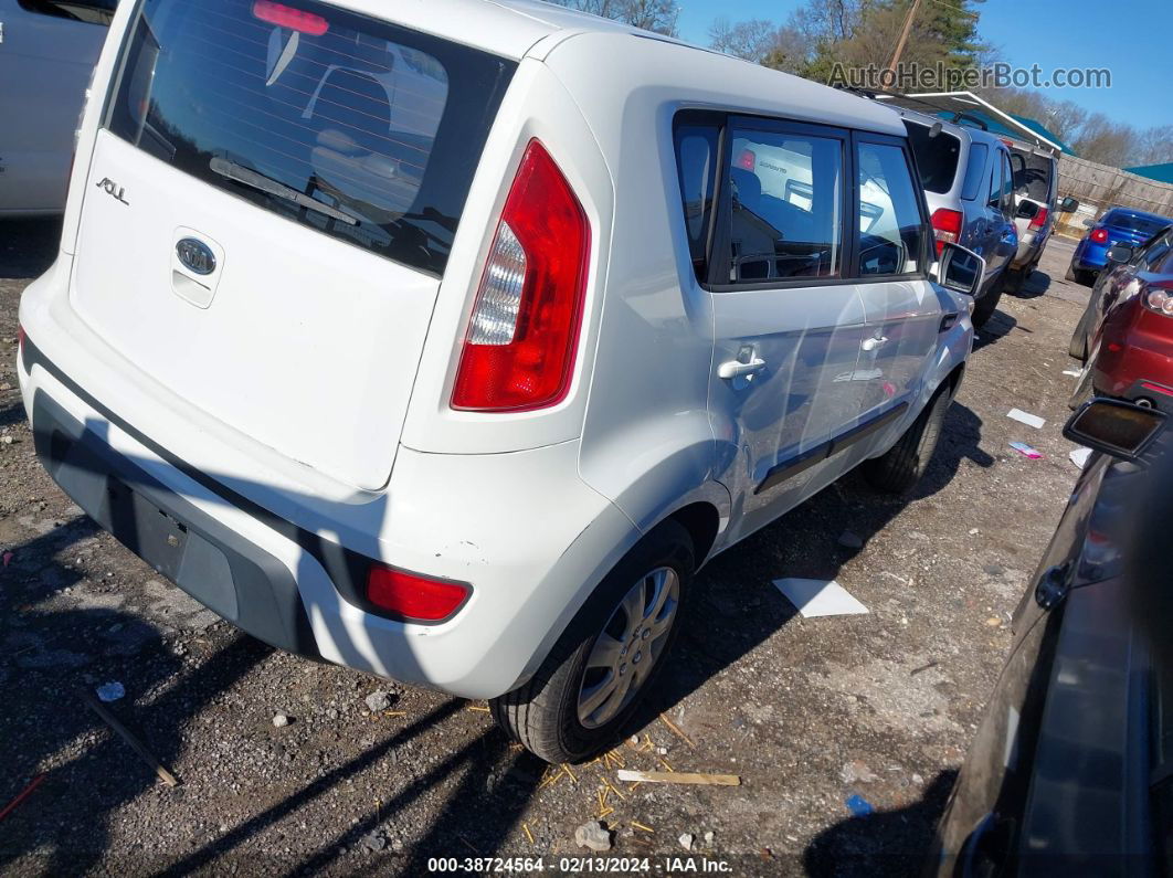 2012 Kia Soul   White vin: KNDJT2A53C7385874