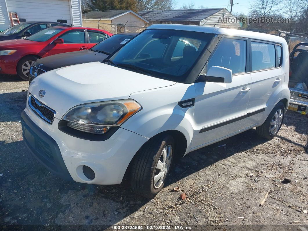 2012 Kia Soul   White vin: KNDJT2A53C7385874