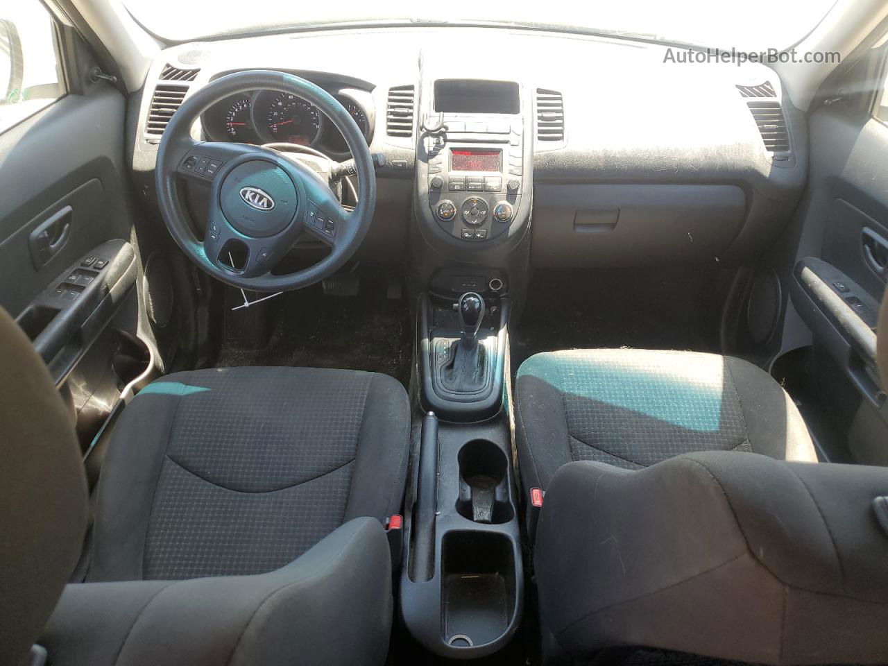 2012 Kia Soul  White vin: KNDJT2A53C7470424