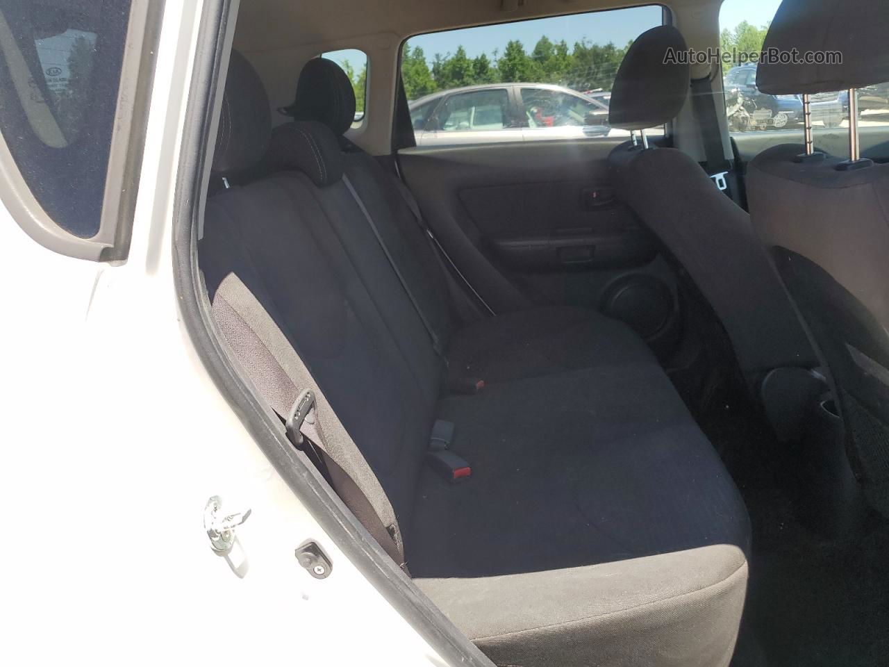 2012 Kia Soul  White vin: KNDJT2A53C7470424