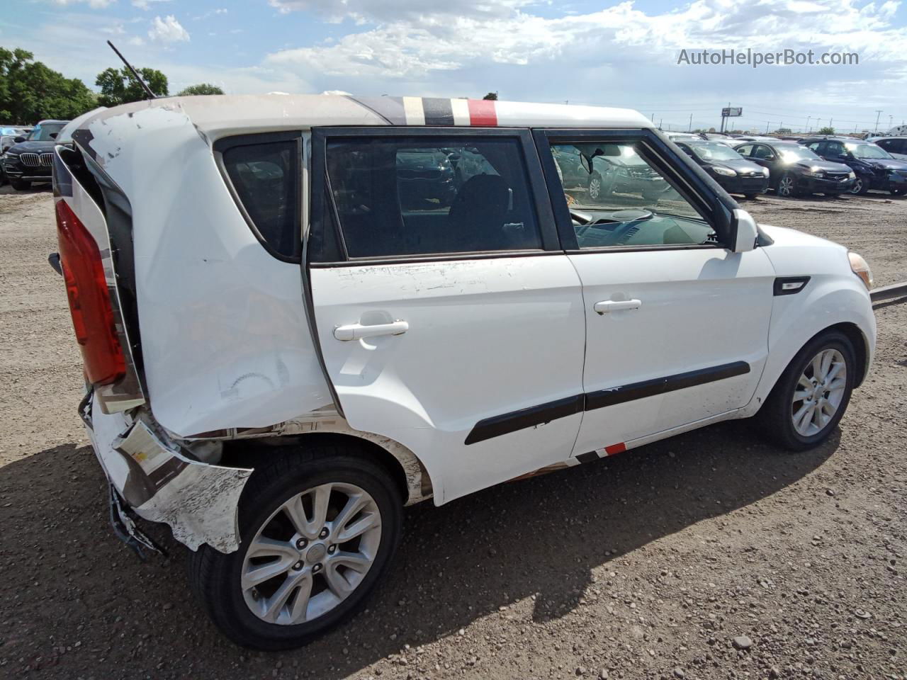 2013 Kia Soul  White vin: KNDJT2A53D7774368