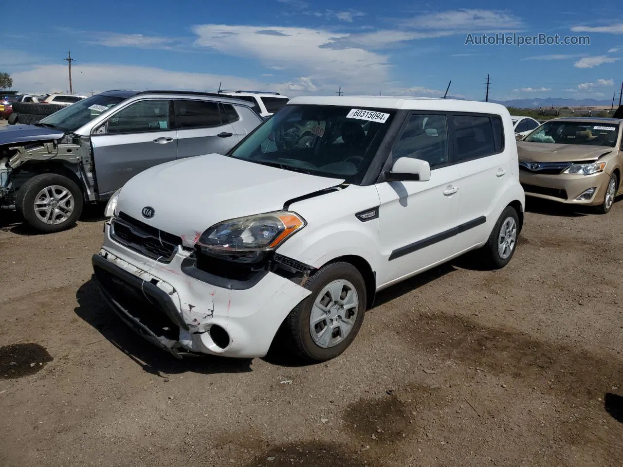 2013 Kia Soul  White vin: KNDJT2A54D7585650