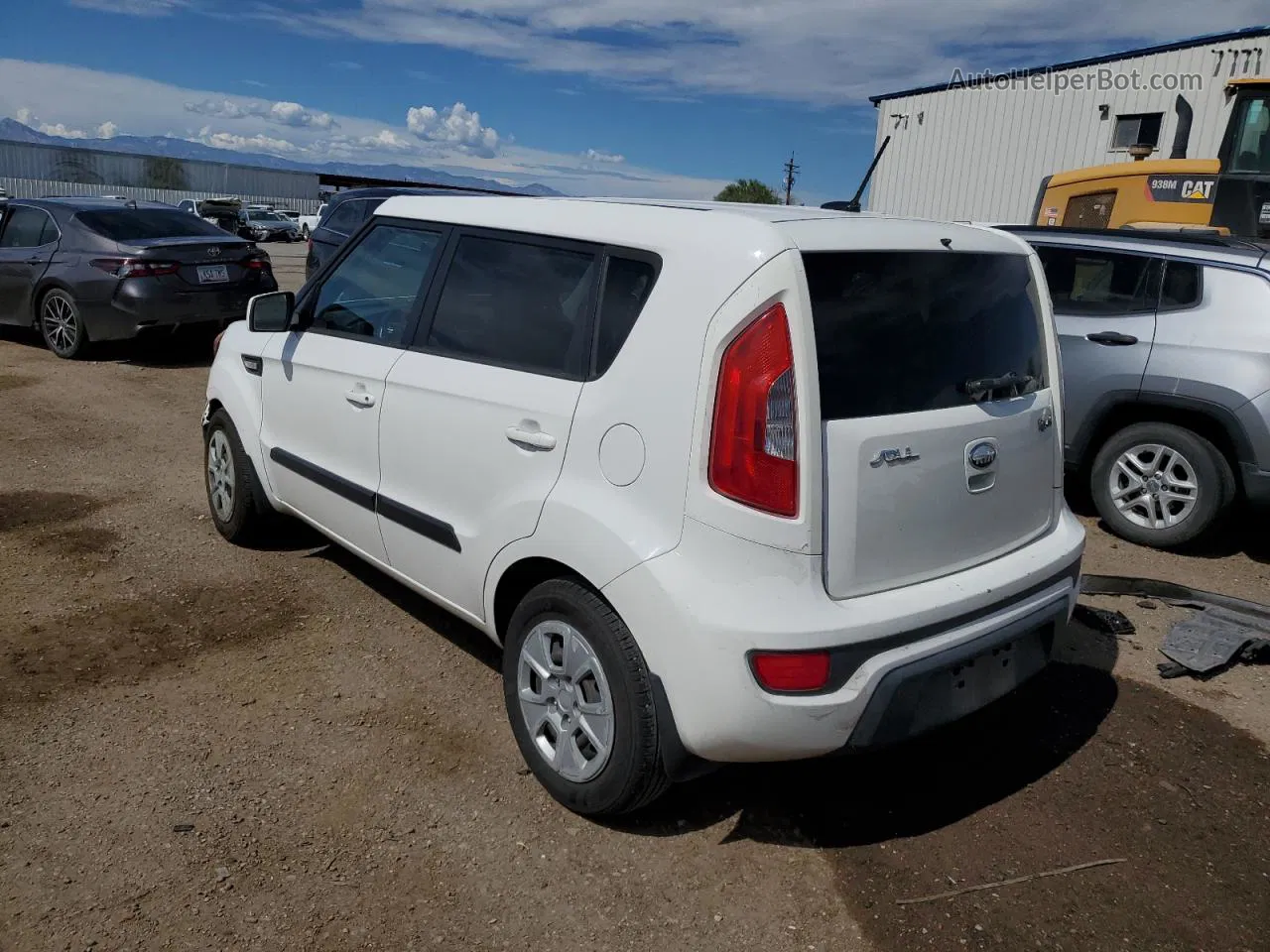 2013 Kia Soul  White vin: KNDJT2A54D7585650