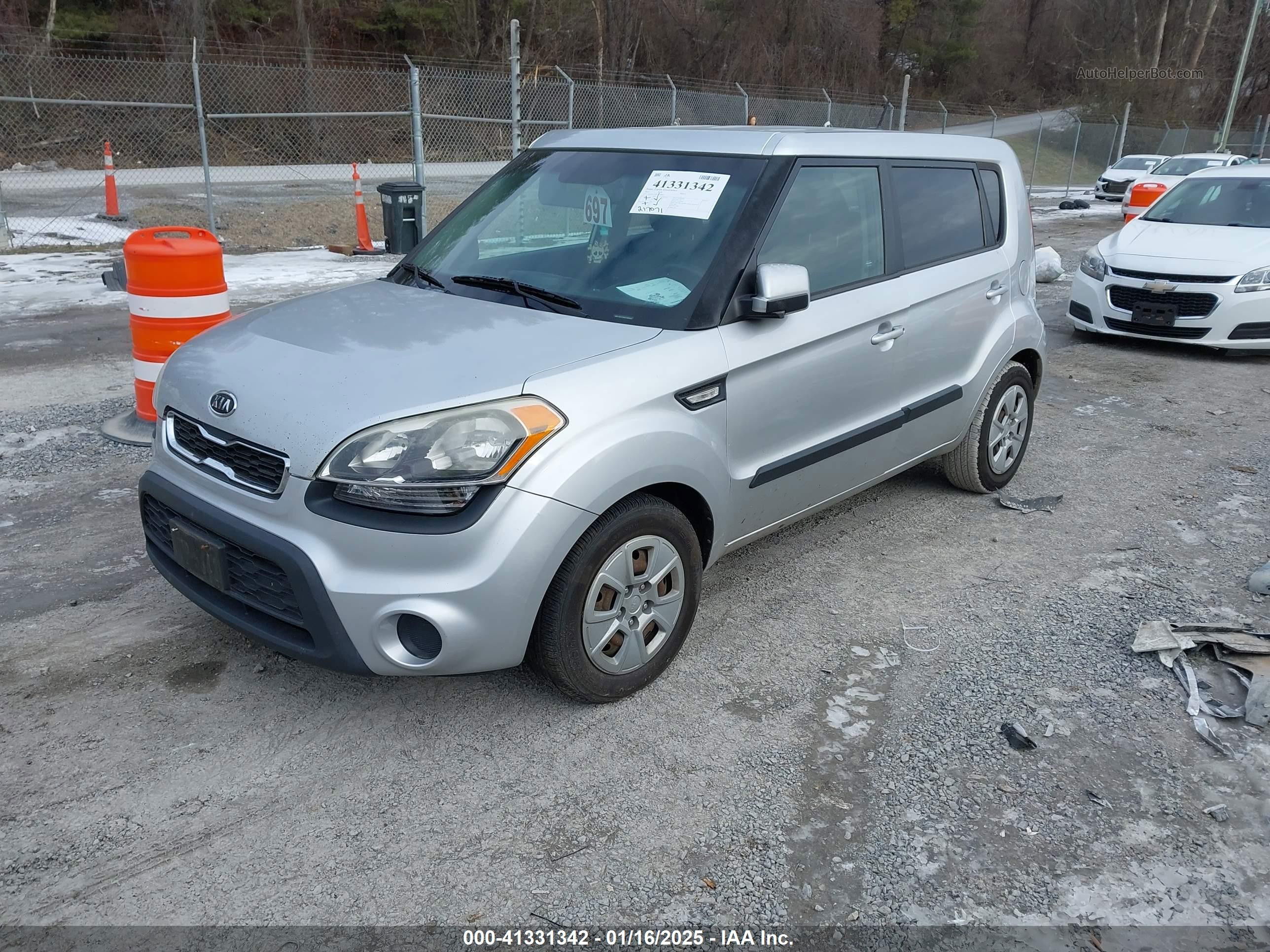 2012 Kia Soul   Silver vin: KNDJT2A56C7408449