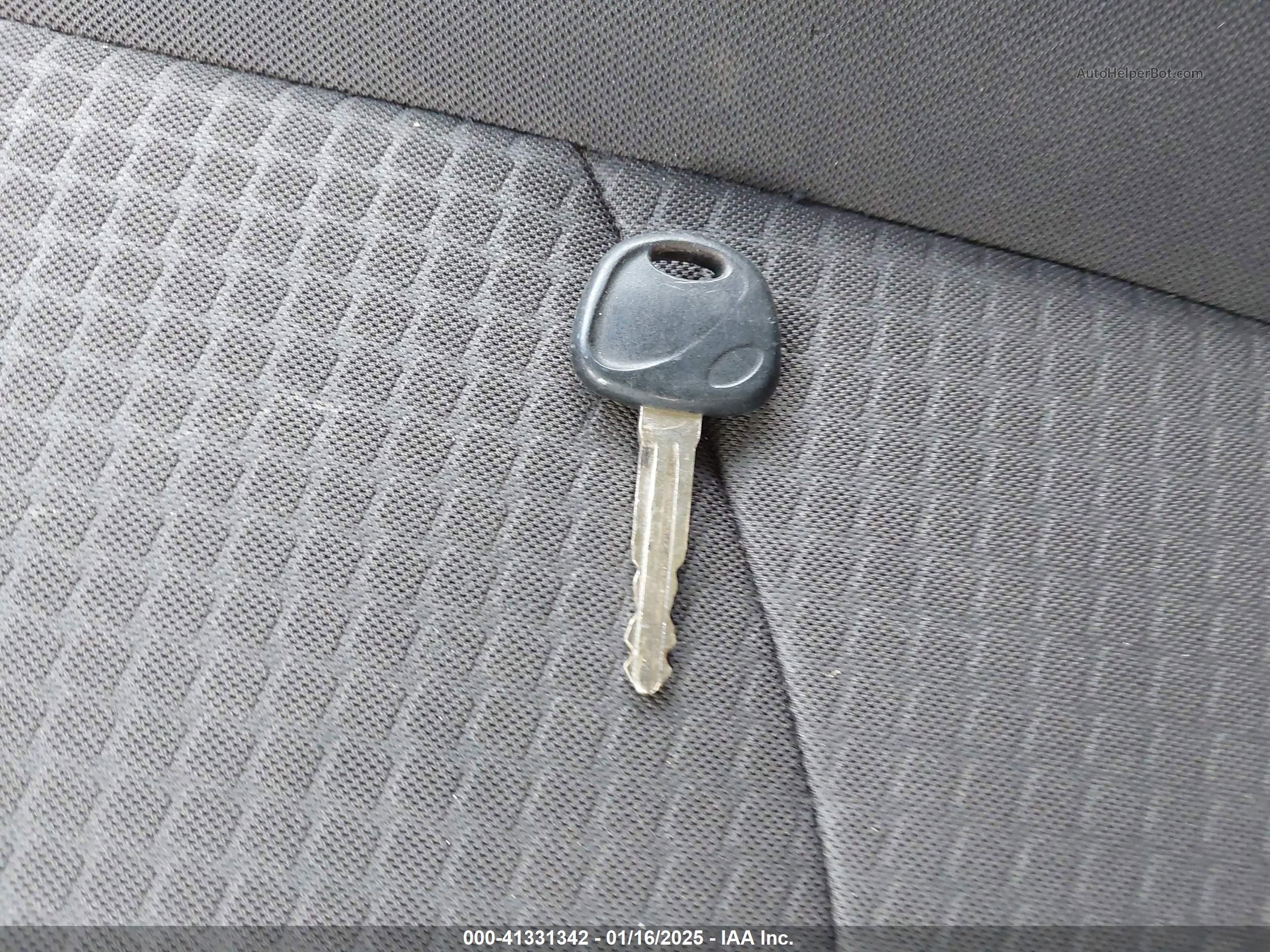 2012 Kia Soul   Silver vin: KNDJT2A56C7408449