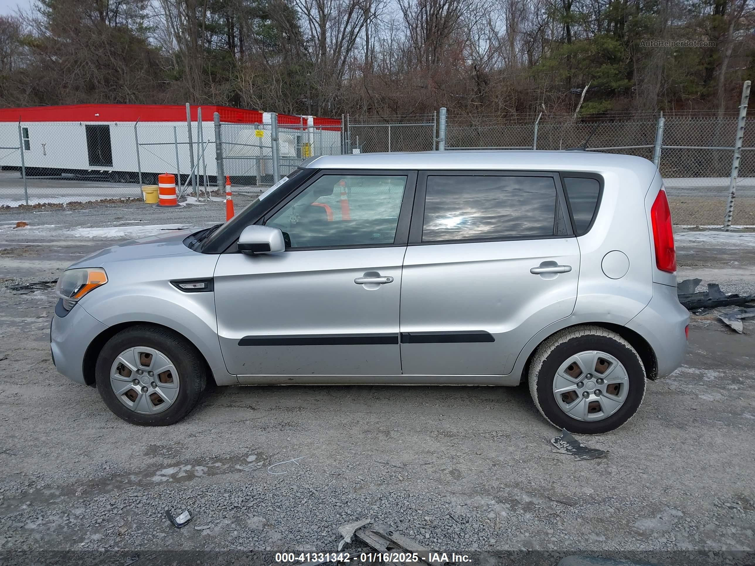 2012 Kia Soul   Silver vin: KNDJT2A56C7408449