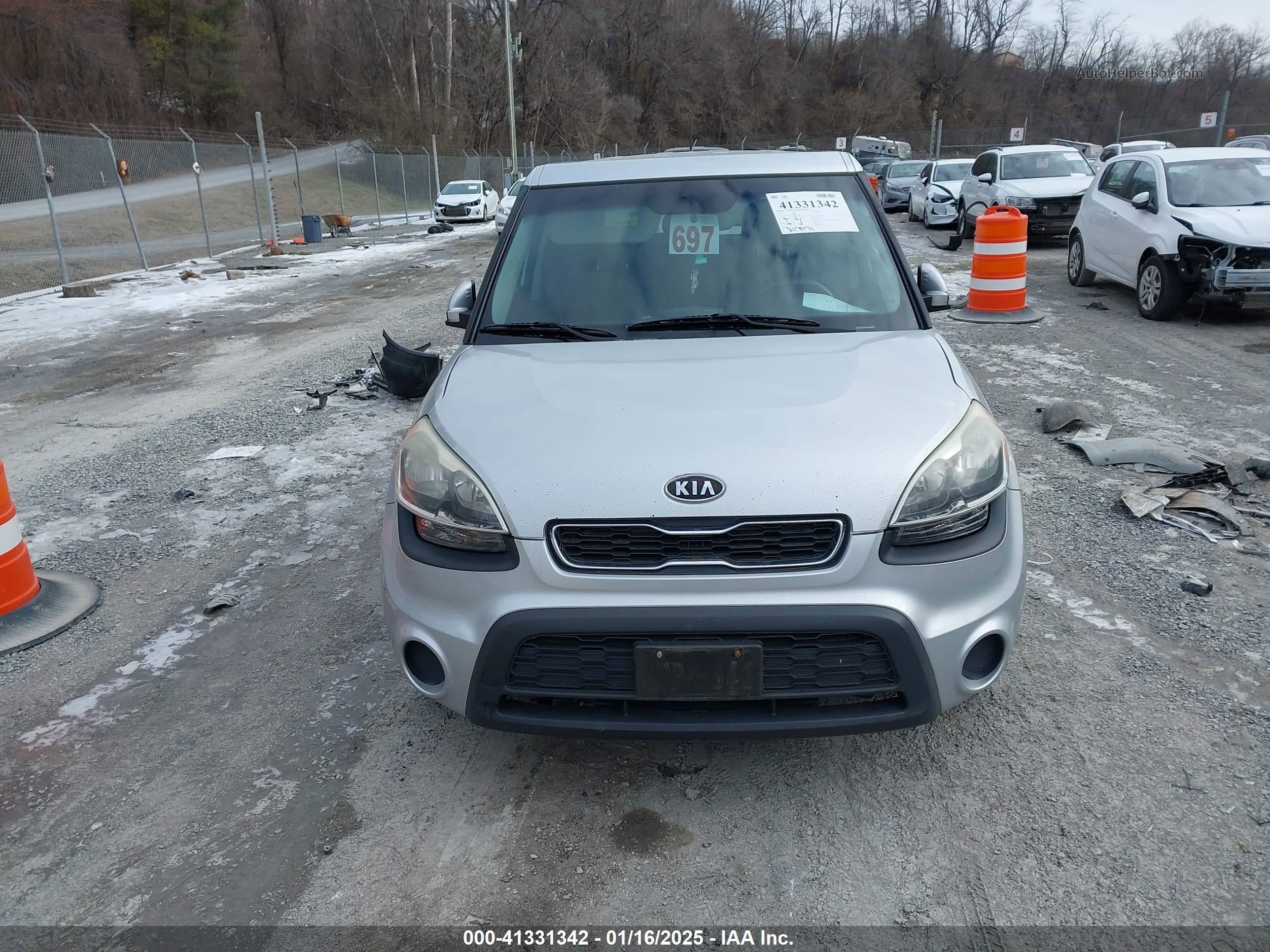 2012 Kia Soul   Silver vin: KNDJT2A56C7408449