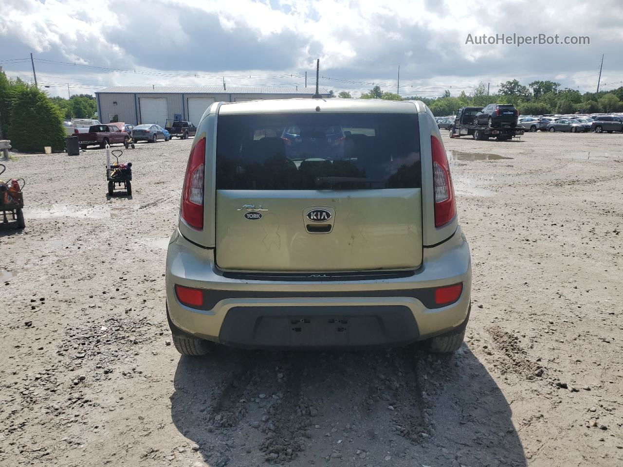 2013 Kia Soul  Green vin: KNDJT2A56D7560717