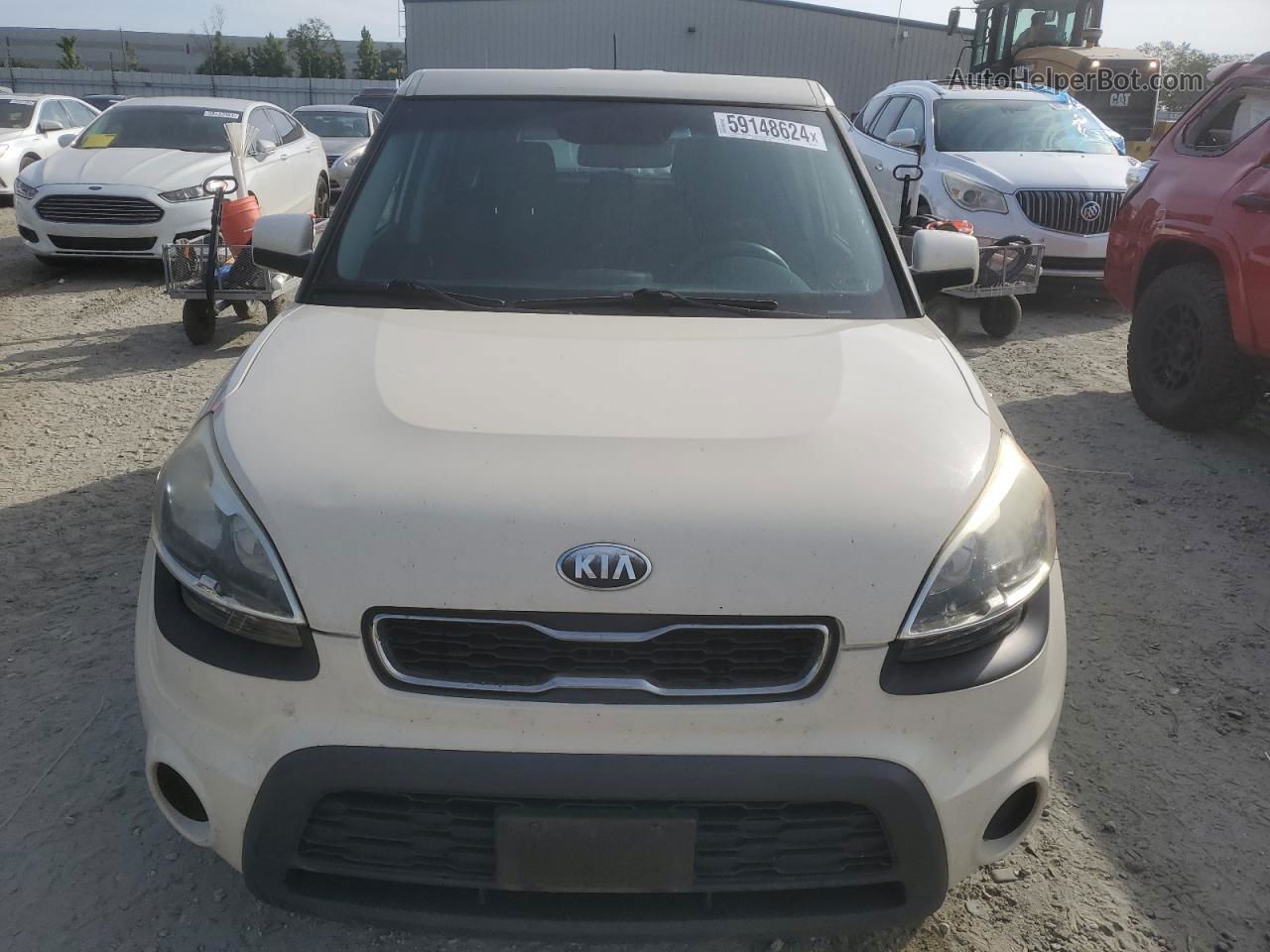 2013 Kia Soul  White vin: KNDJT2A56D7759721