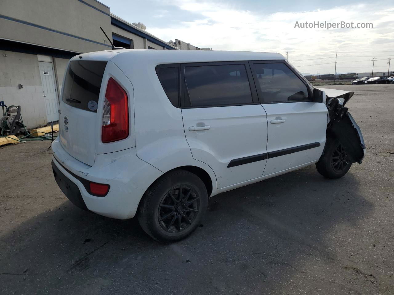 2012 Kia Soul  White vin: KNDJT2A57C7407648