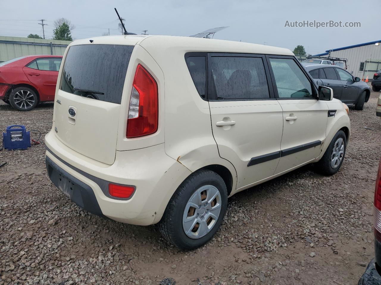 2012 Kia Soul  White vin: KNDJT2A57C7457689