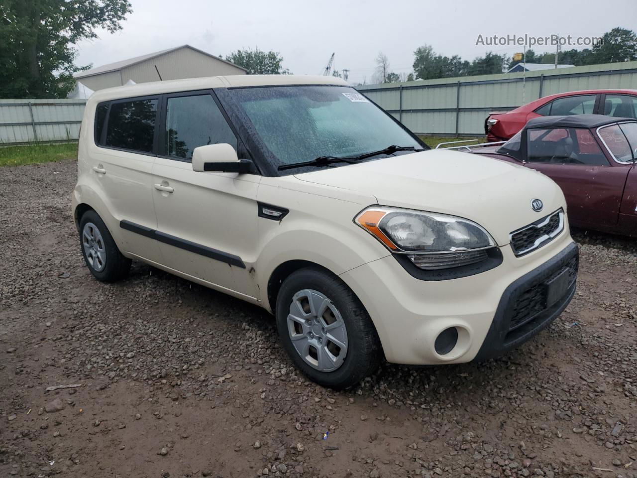 2012 Kia Soul  White vin: KNDJT2A57C7457689