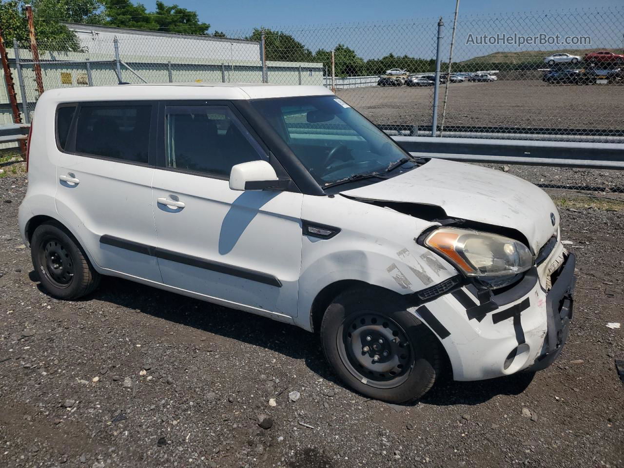 2013 Kia Soul  White vin: KNDJT2A57D7506908