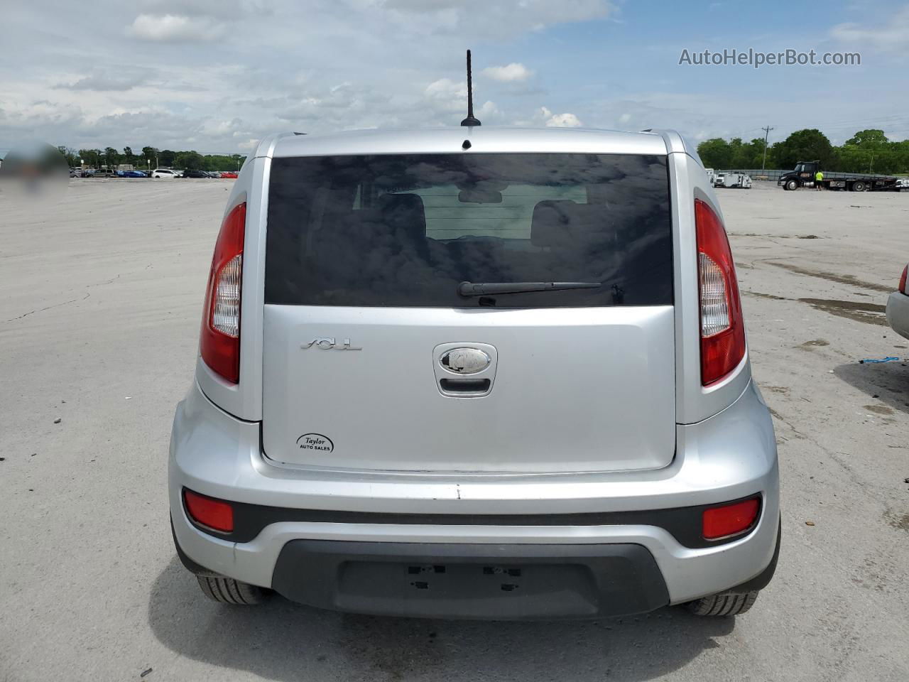 2013 Kia Soul  Silver vin: KNDJT2A57D7765236