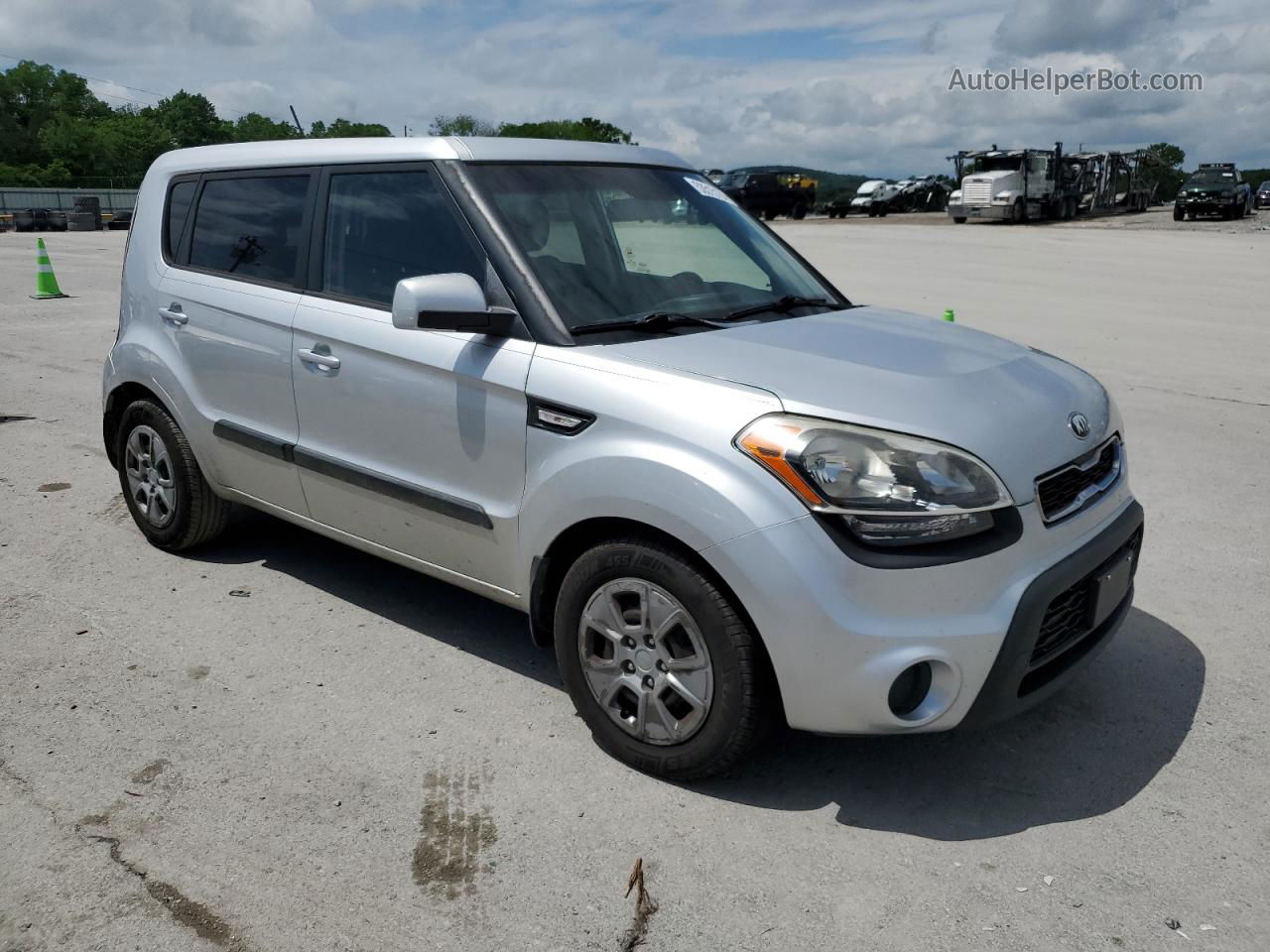 2013 Kia Soul  Silver vin: KNDJT2A57D7765236