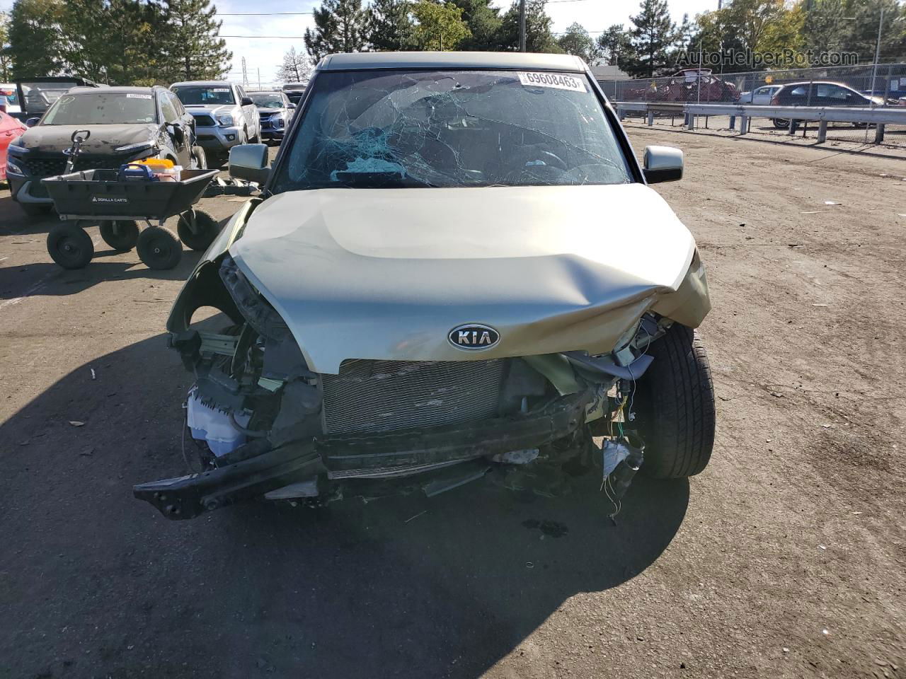 2012 Kia Soul  Green vin: KNDJT2A58C7357780