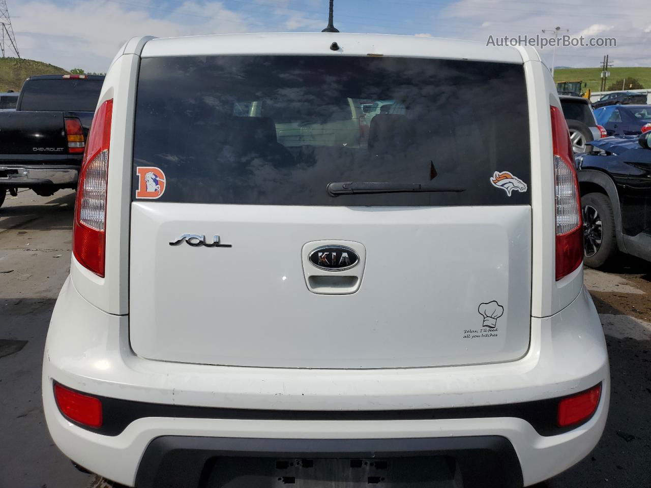 2012 Kia Soul  White vin: KNDJT2A58C7475750