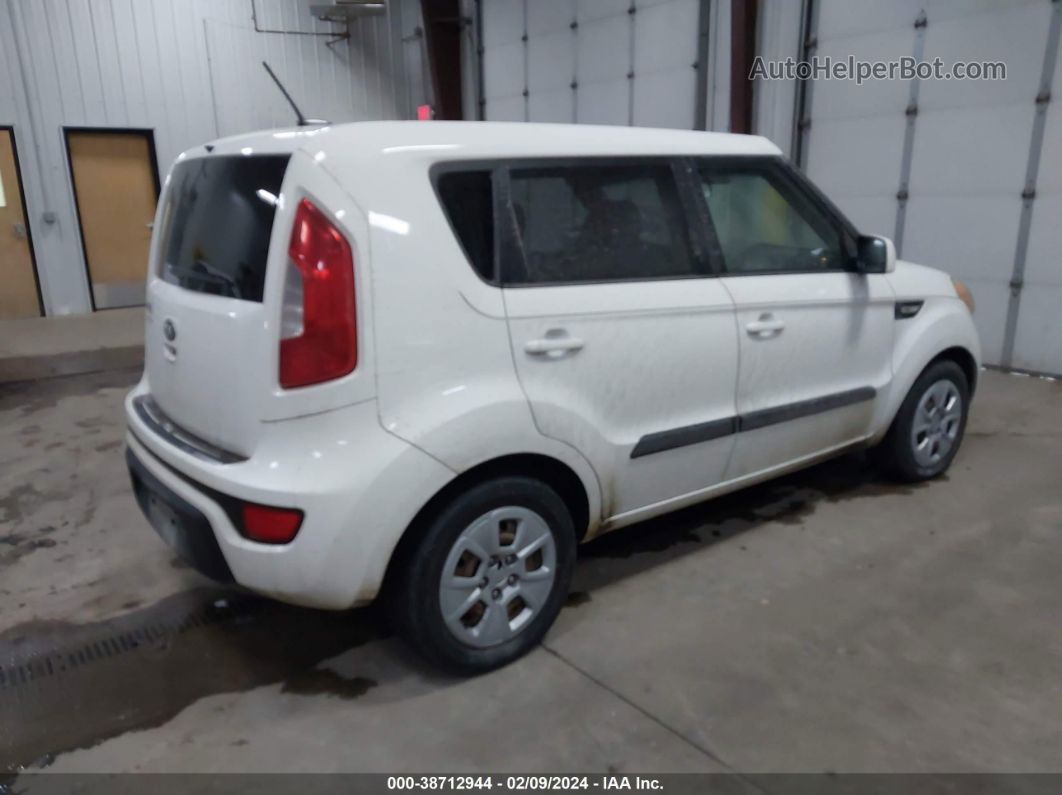 2013 Kia Soul   White vin: KNDJT2A58D7499922