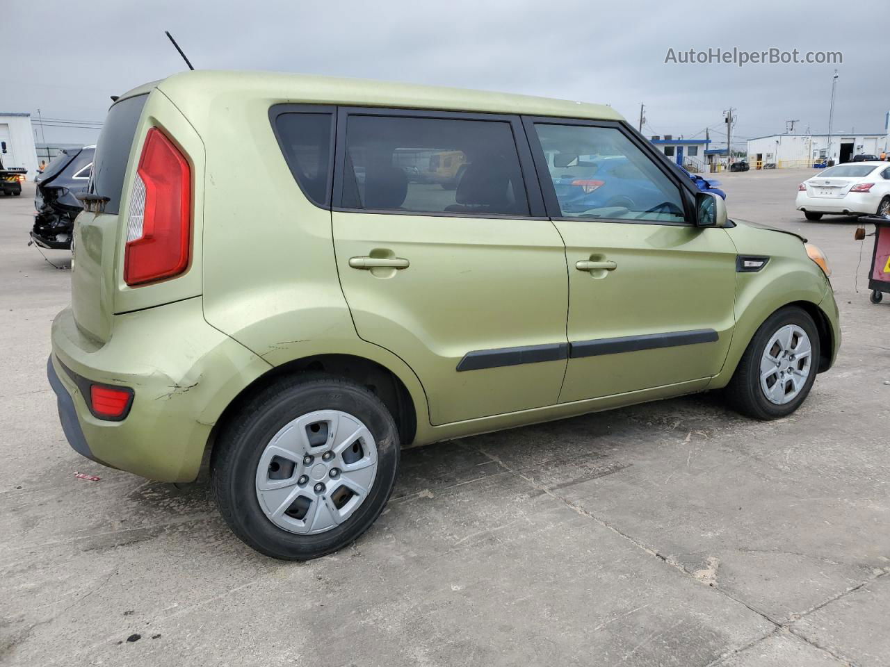 2013 Kia Soul  Green vin: KNDJT2A58D7549556