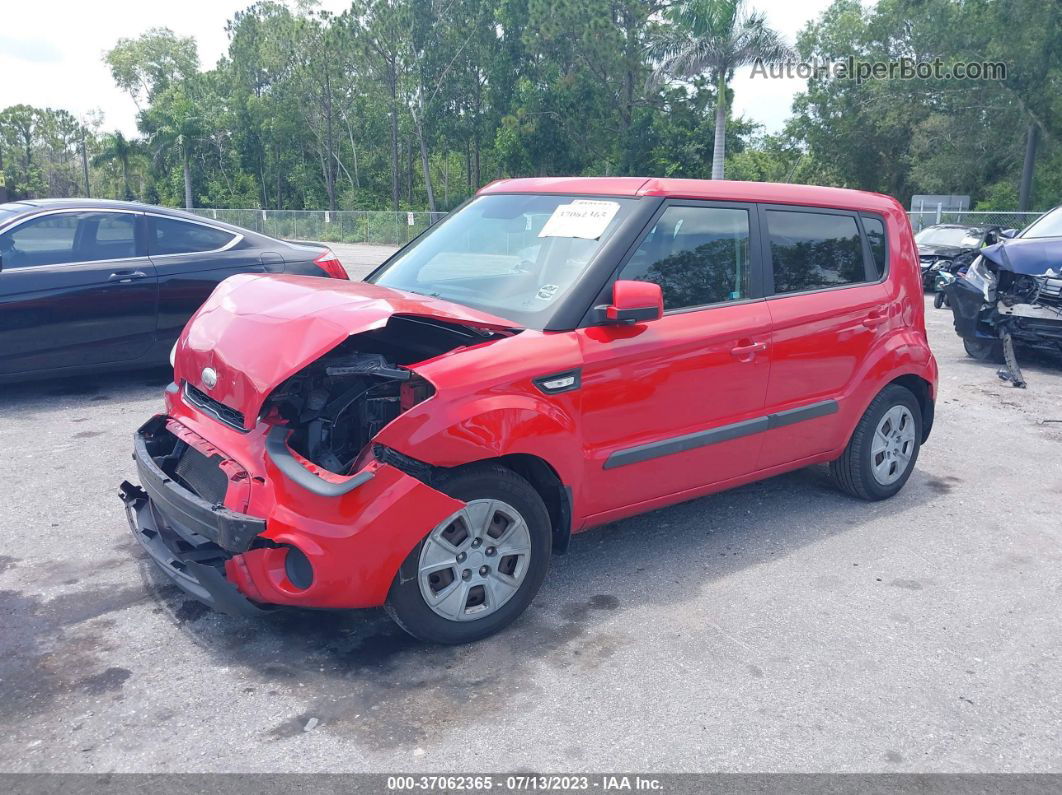 2013 Kia Soul Base Red vin: KNDJT2A58D7576921