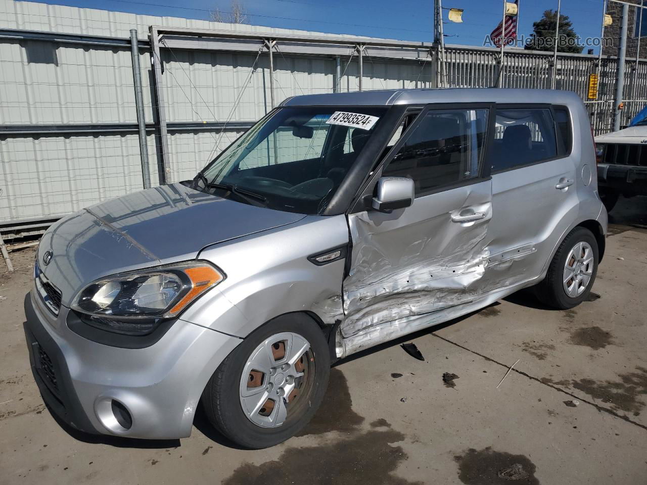 2012 Kia Soul  Серебряный vin: KNDJT2A59C7377407