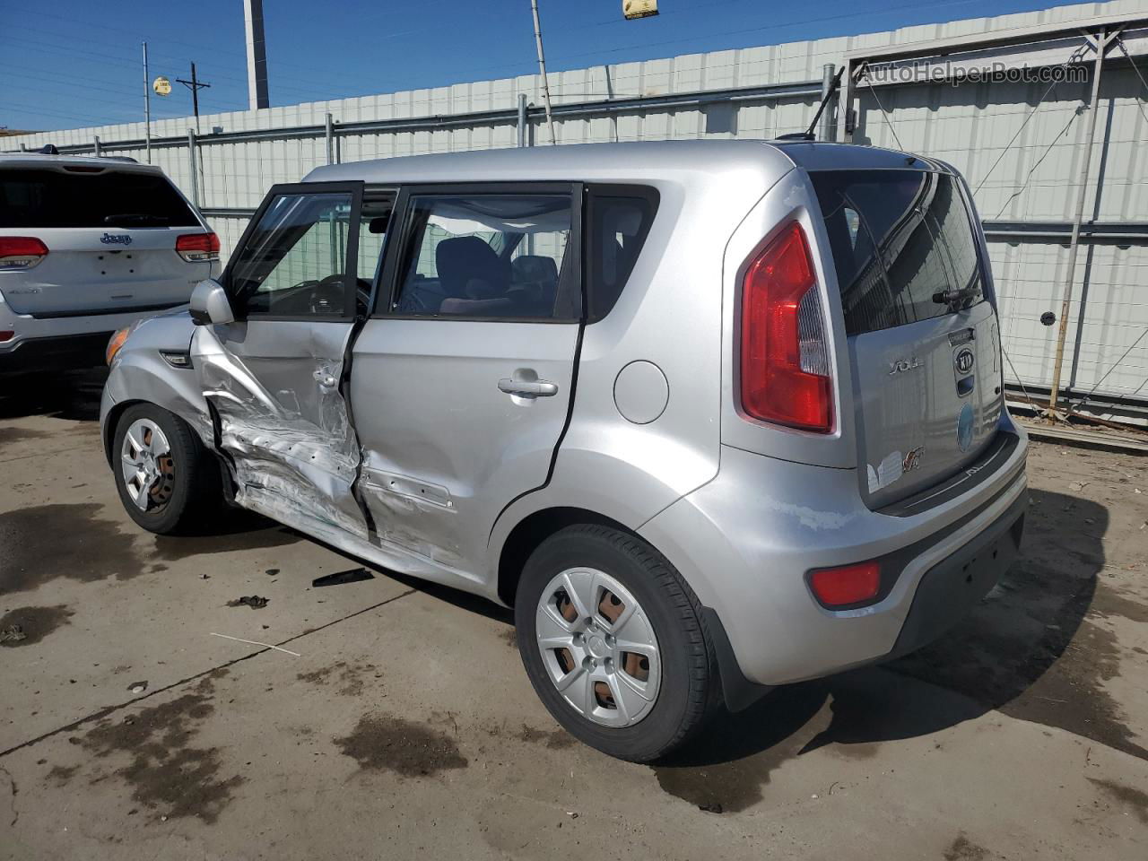 2012 Kia Soul  Серебряный vin: KNDJT2A59C7377407