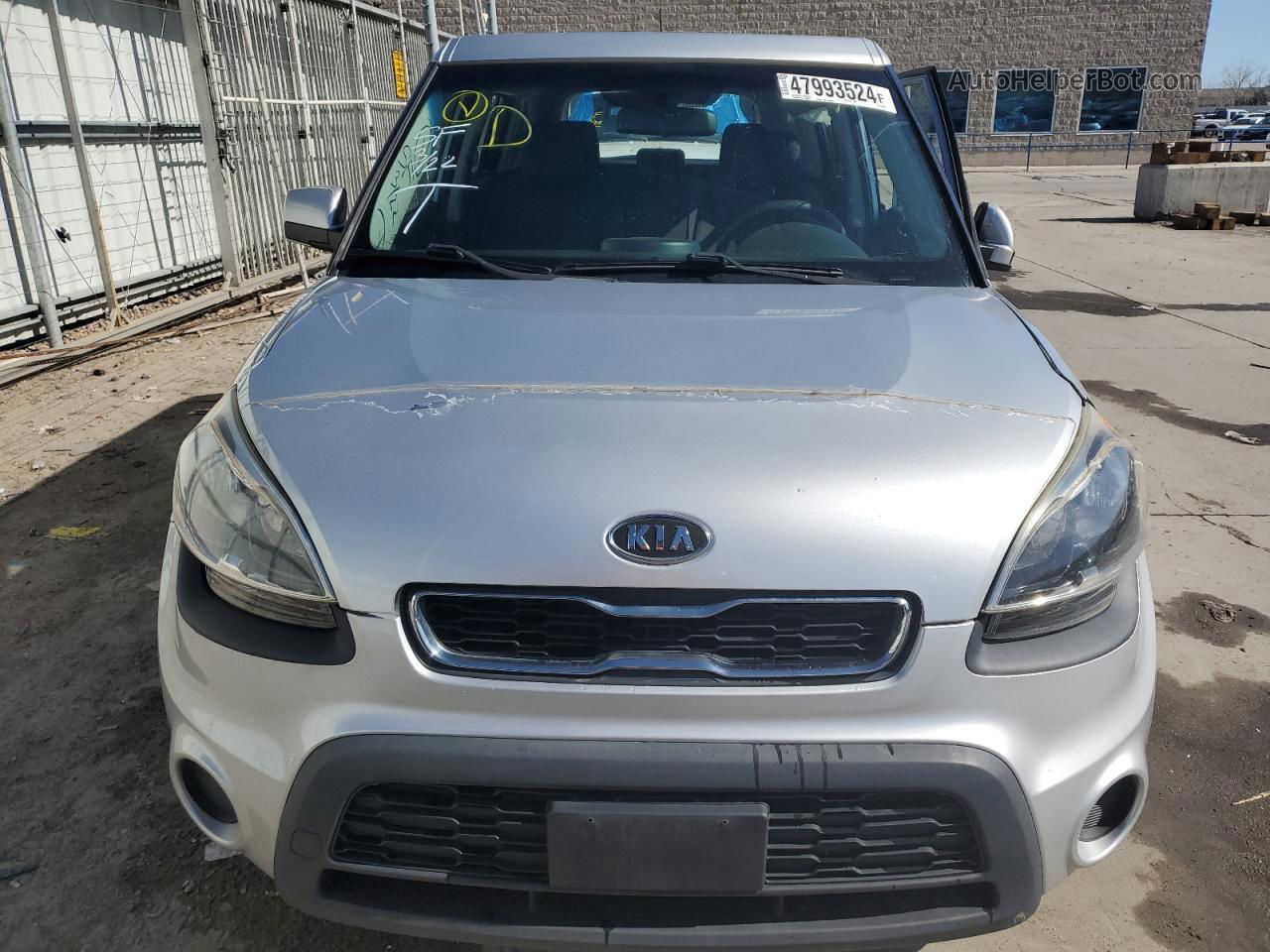 2012 Kia Soul  Серебряный vin: KNDJT2A59C7377407