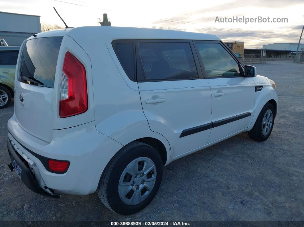 2013 Kia Soul   White vin: KNDJT2A59D7502388