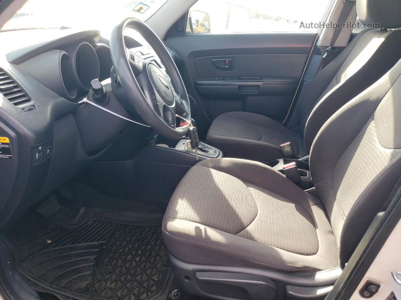 2013 Kia Soul  Белый vin: KNDJT2A59D7767912