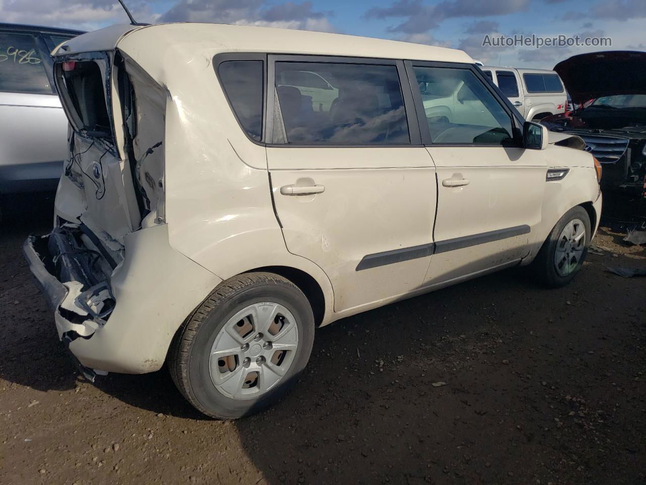 2013 Kia Soul  Белый vin: KNDJT2A59D7767912