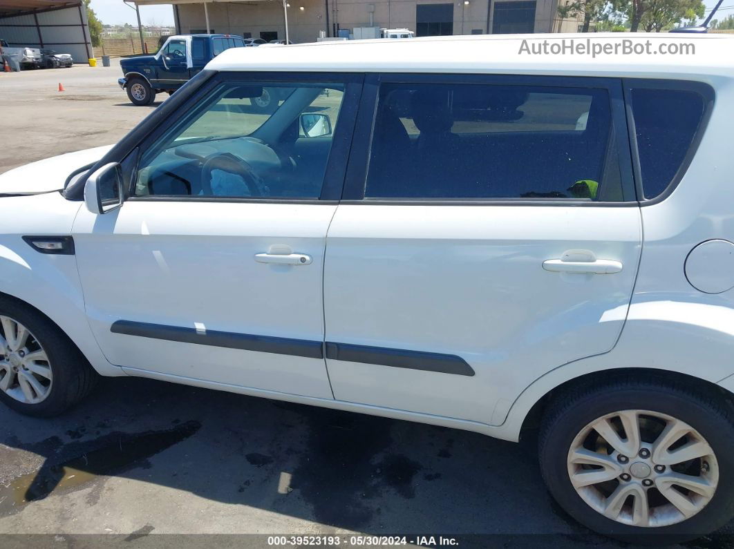 2013 Kia Soul   White vin: KNDJT2A59D7773659