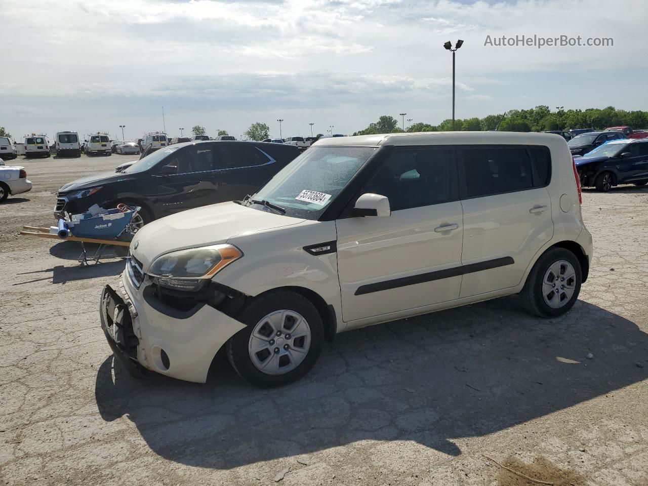 2013 Kia Soul  Кремовый vin: KNDJT2A5XD7517093