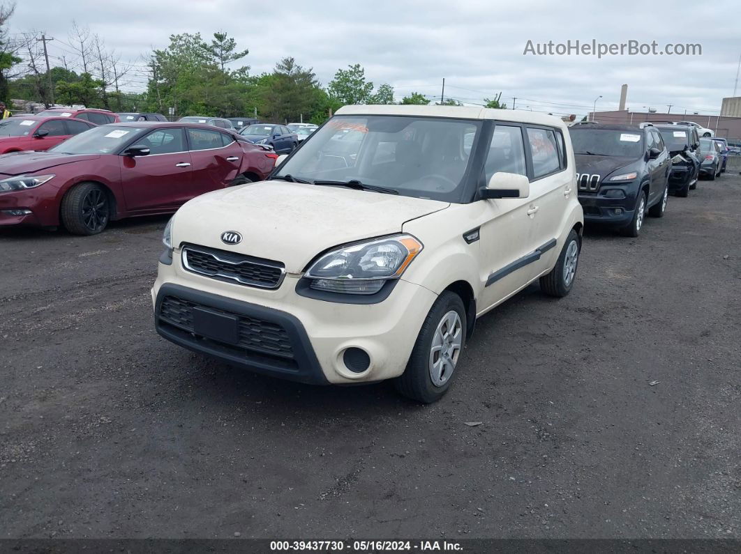 2013 Kia Soul ! Cream vin: KNDJT2A5XD7529387