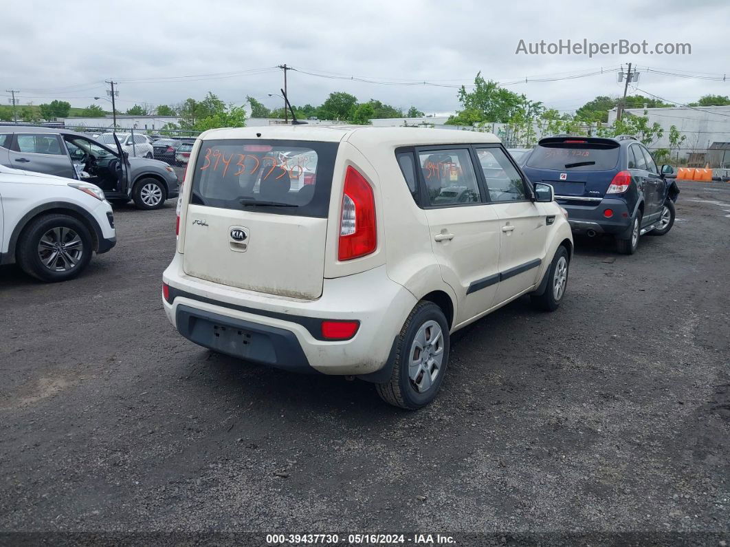 2013 Kia Soul ! Cream vin: KNDJT2A5XD7529387