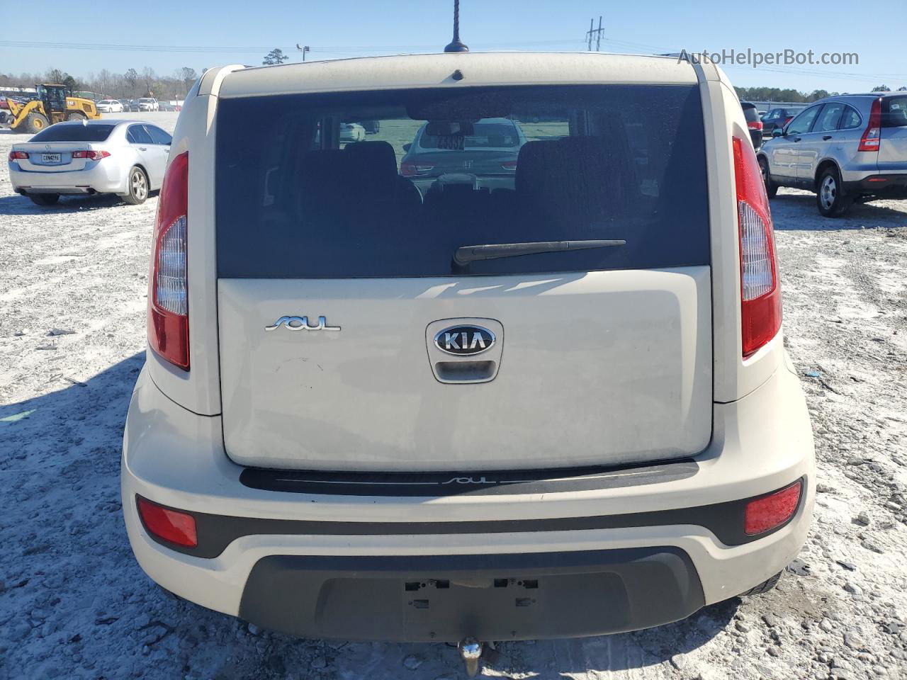 2013 Kia Soul  Кремовый vin: KNDJT2A5XD7537019