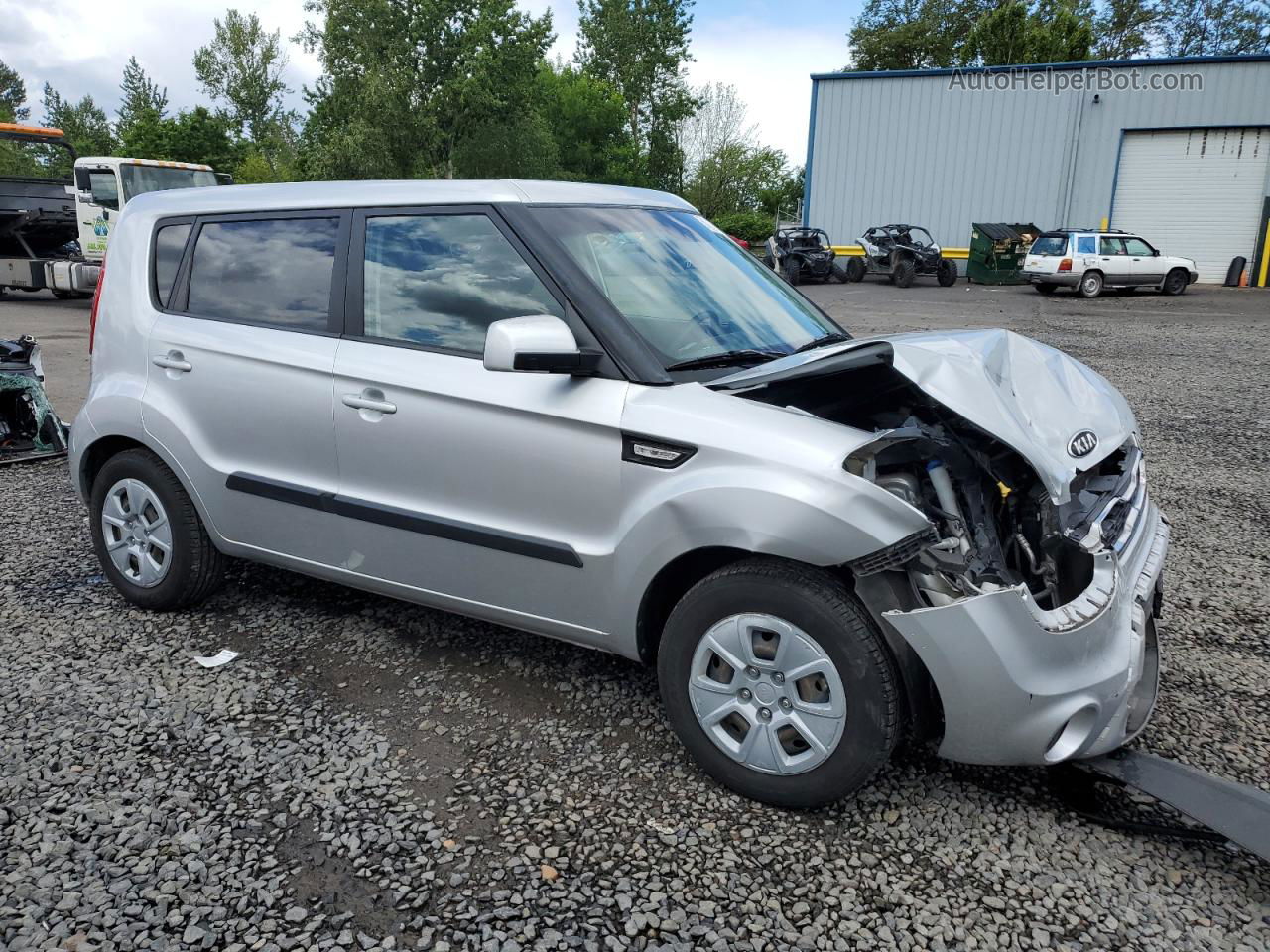 2013 Kia Soul  Silver vin: KNDJT2A5XD7541765