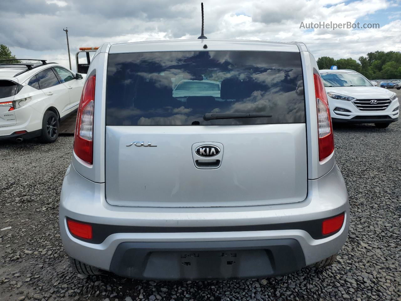 2013 Kia Soul  Серебряный vin: KNDJT2A5XD7541765