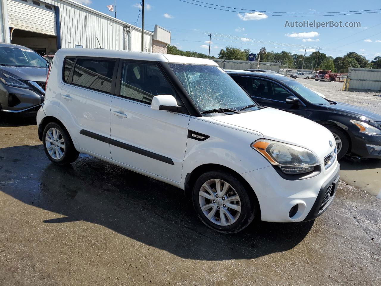 2013 Kia Soul  Белый vin: KNDJT2A5XD7555701