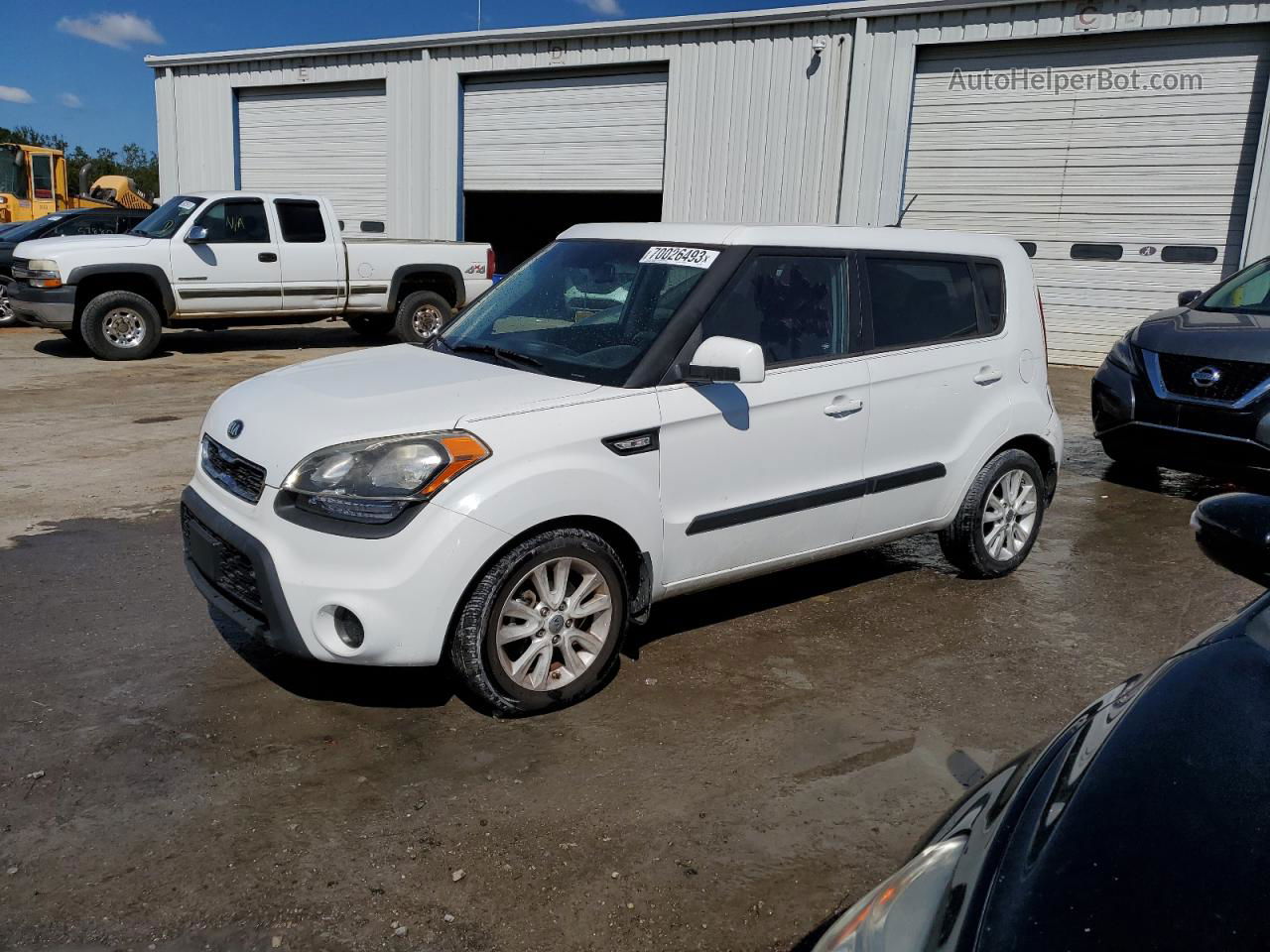 2013 Kia Soul  White vin: KNDJT2A5XD7555701