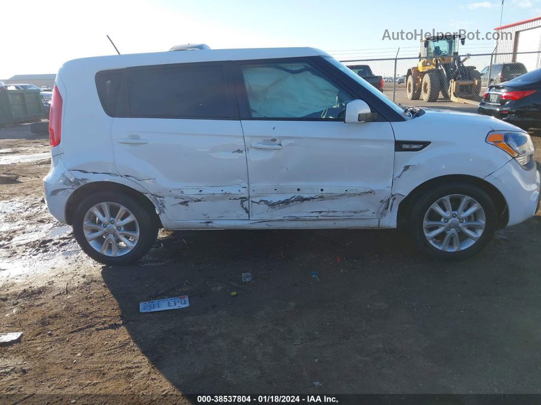 2013 Kia Soul   White vin: KNDJT2A5XD7761620