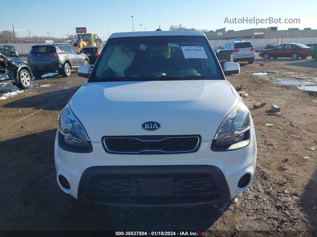 2013 Kia Soul   White vin: KNDJT2A5XD7761620