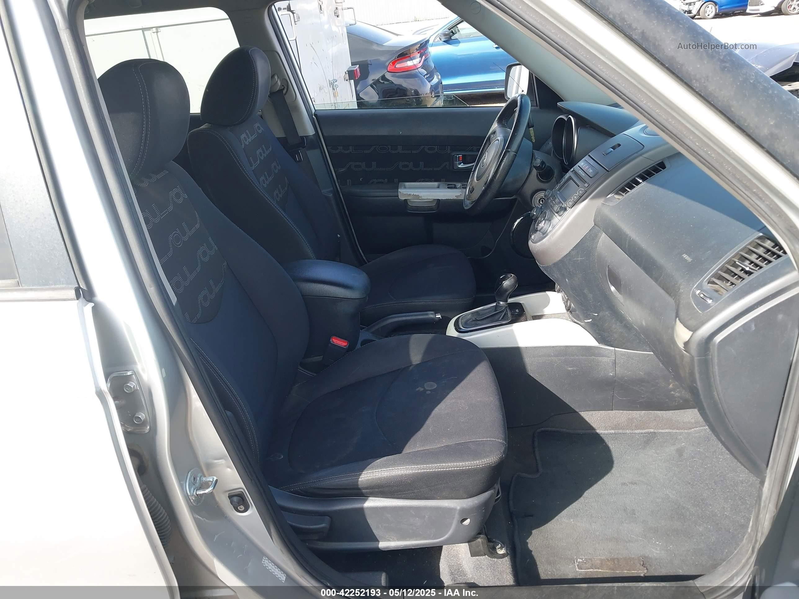 2012 Kia Soul + Silver vin: KNDJT2A60C7379894
