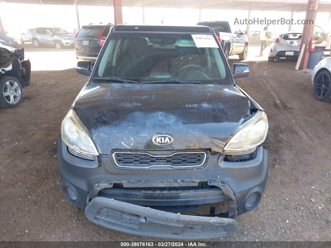 2013 Kia Soul + Black vin: KNDJT2A60D7628258