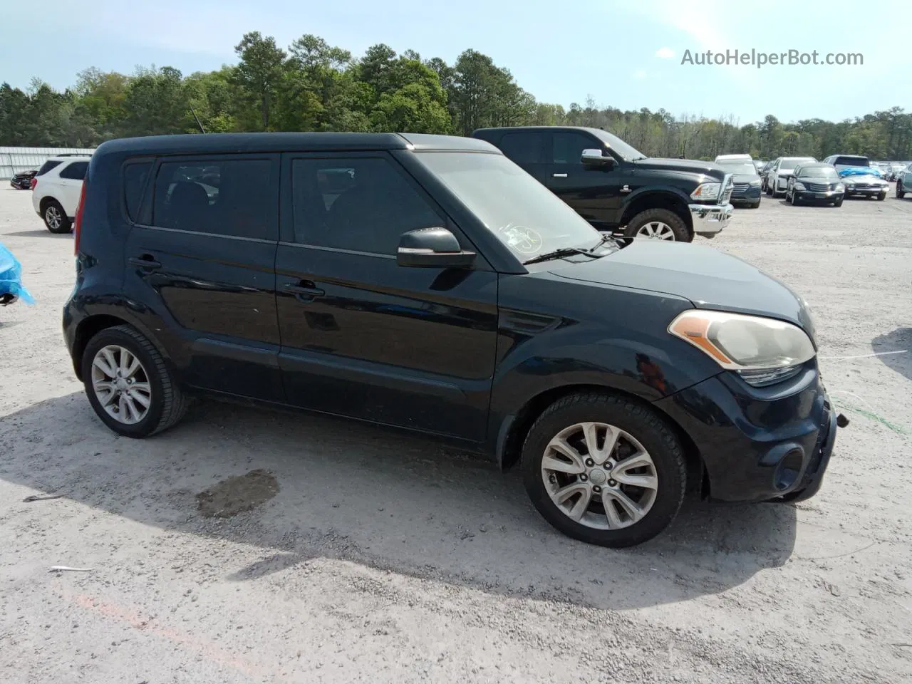 2012 Kia Soul + Black vin: KNDJT2A61C7460841