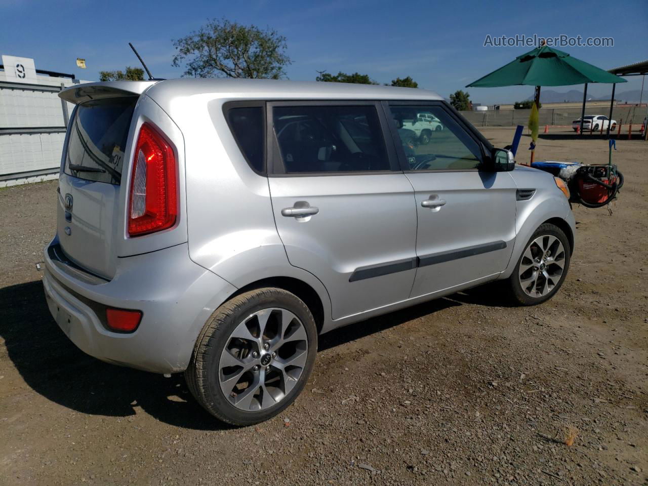 2013 Kia Soul + Silver vin: KNDJT2A61D7492609